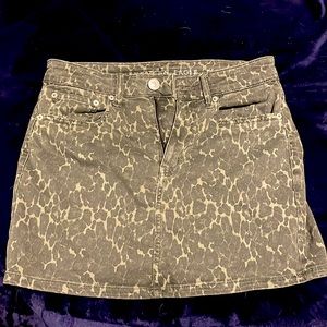 Green Animal Print American eagle next level stretch skirt